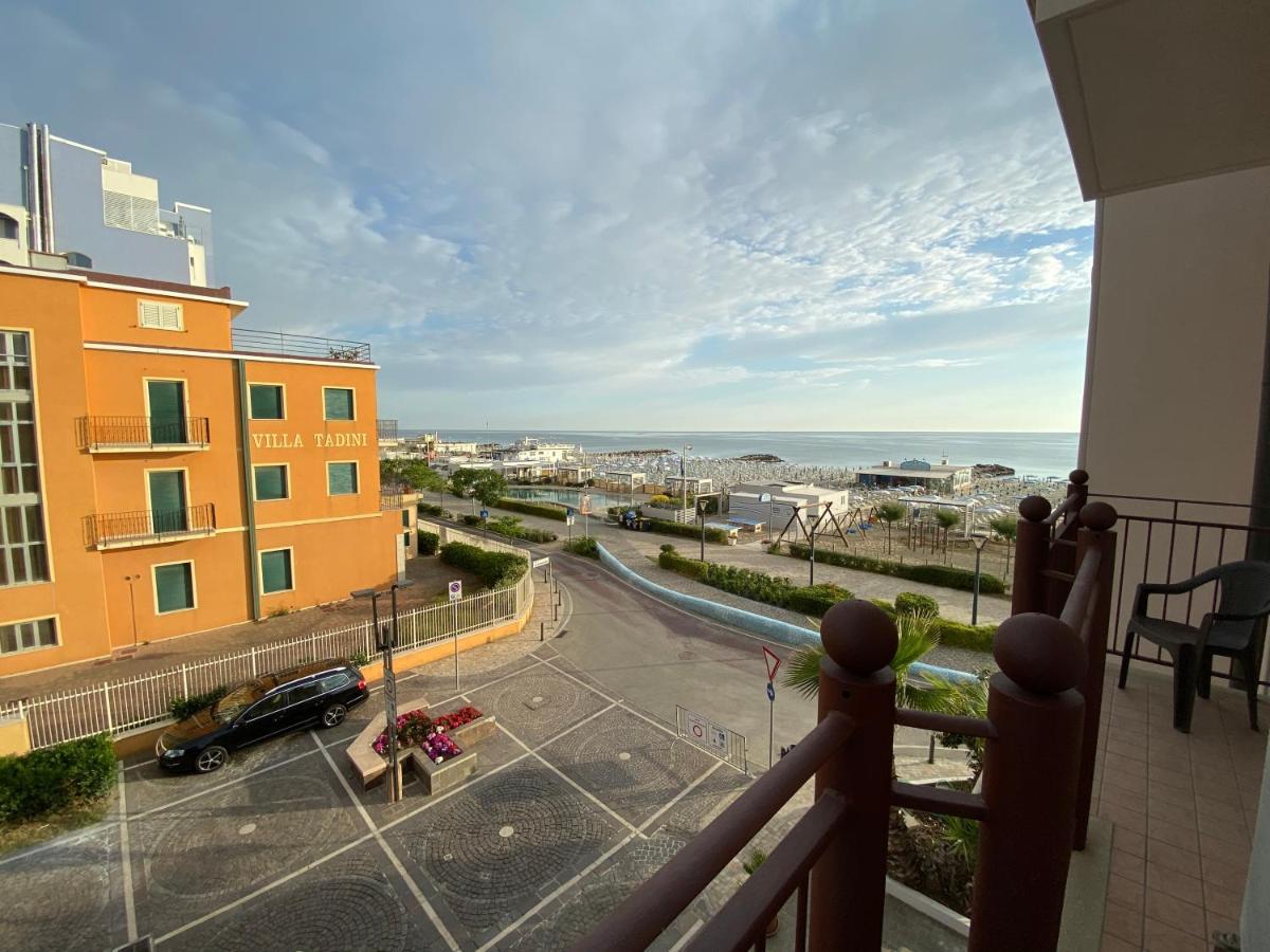 Residence Roxy Misano Adriatico Exterior photo