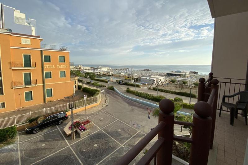 Residence Roxy Misano Adriatico Exterior photo